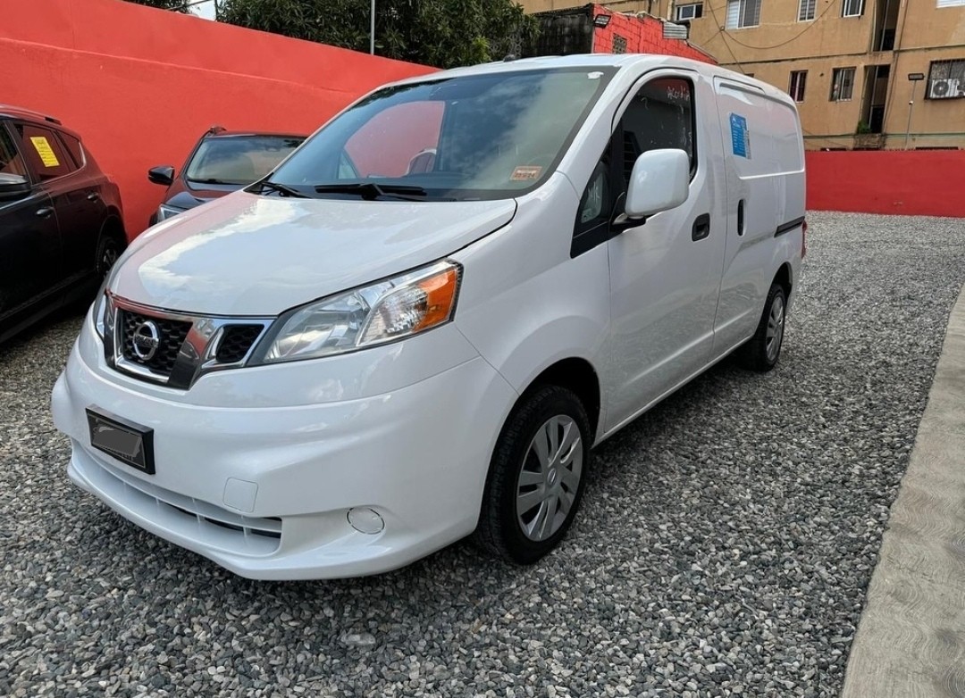 jeepetas y camionetas - 2018 Nissan NV200 SV Automática 4