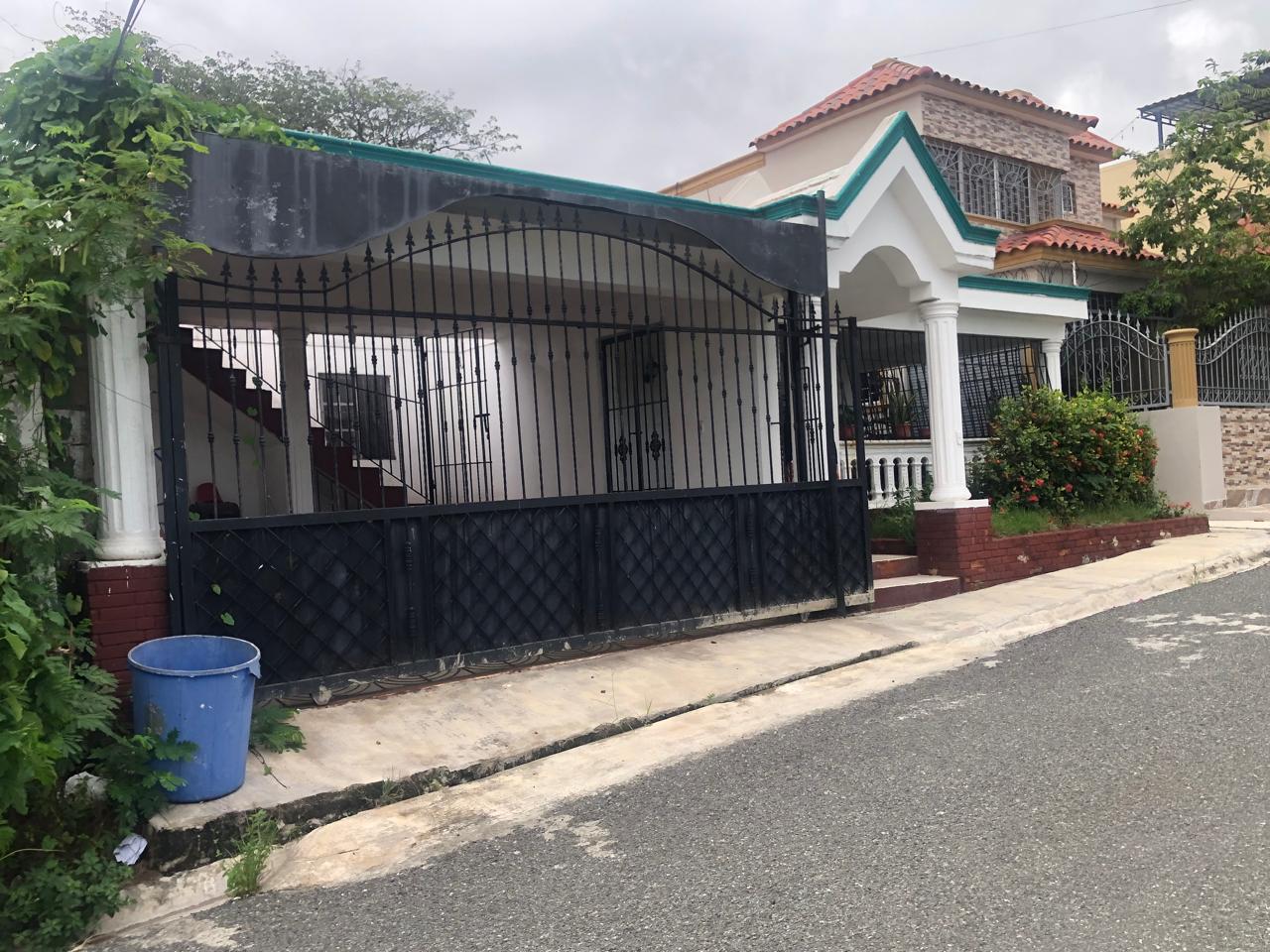 casas - CASA EN EL RES. MIRADOR DEL OESTE,  2 HABS+ APTO ESTUDIO CON BAÑO