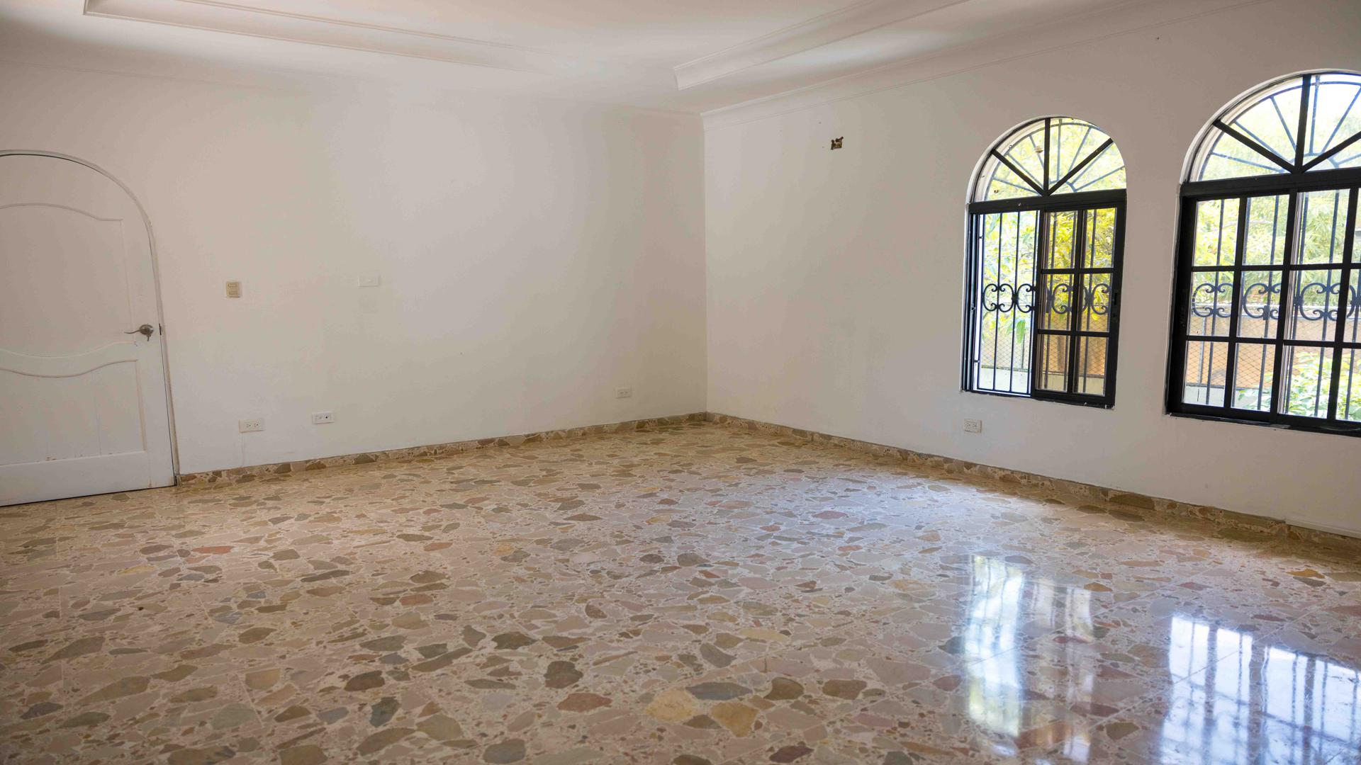 casas - Casa en Venta Amplia y Fresca Urb. Fernández 1