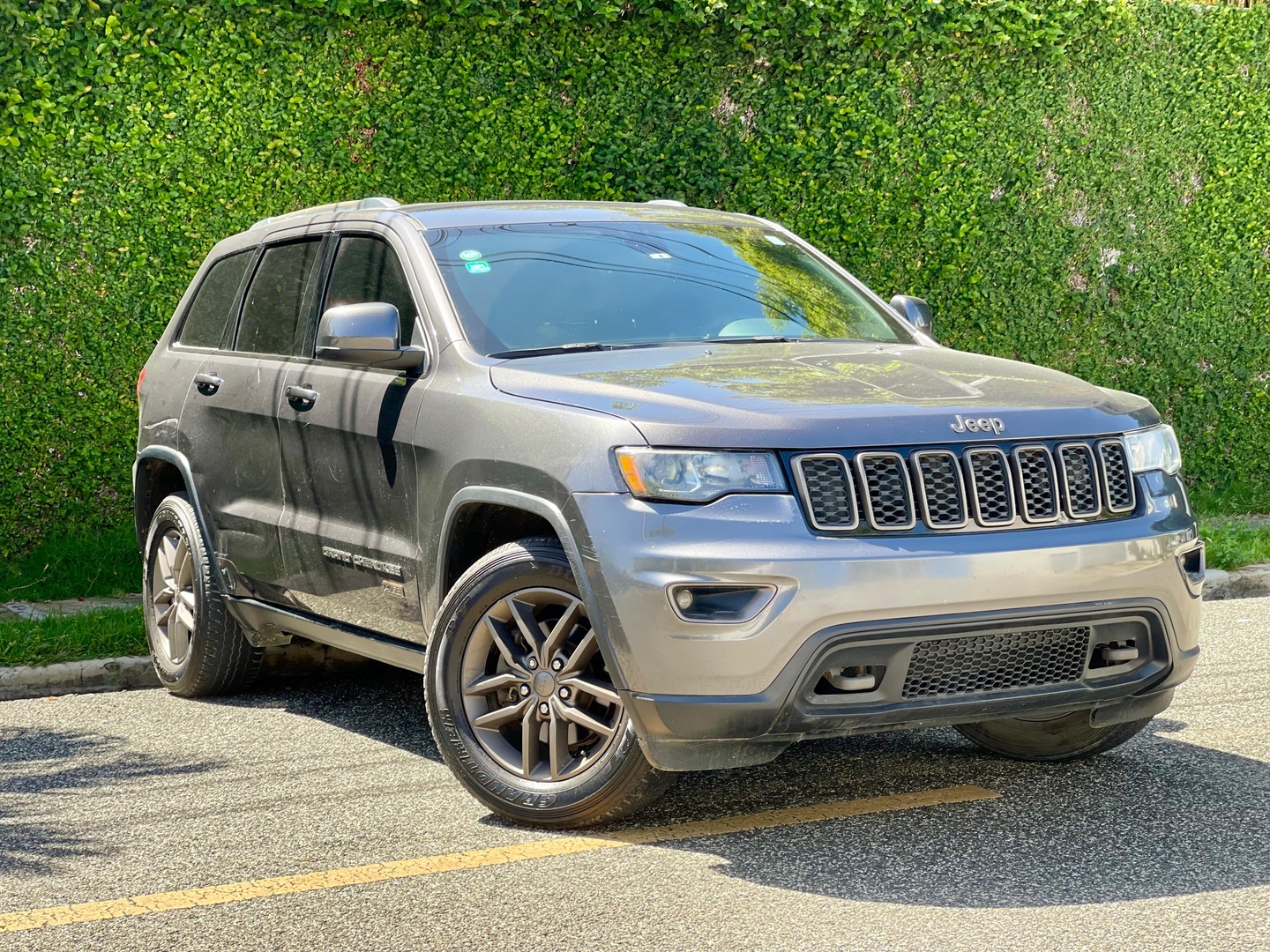 jeepetas y camionetas - Jeep Grand Cherokee Laredo 2017 3