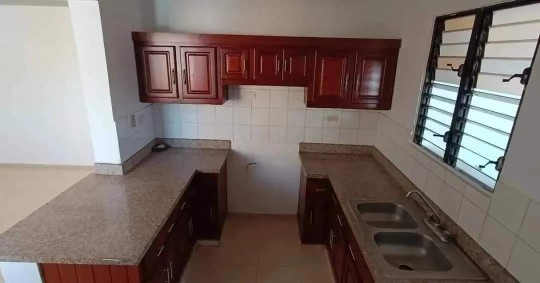 apartamentos -  Rento 3er piso en los cerros de GURABO 