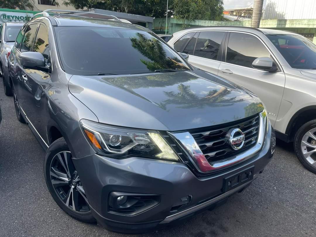 jeepetas y camionetas - Nissan Pathfinder platinum 2018