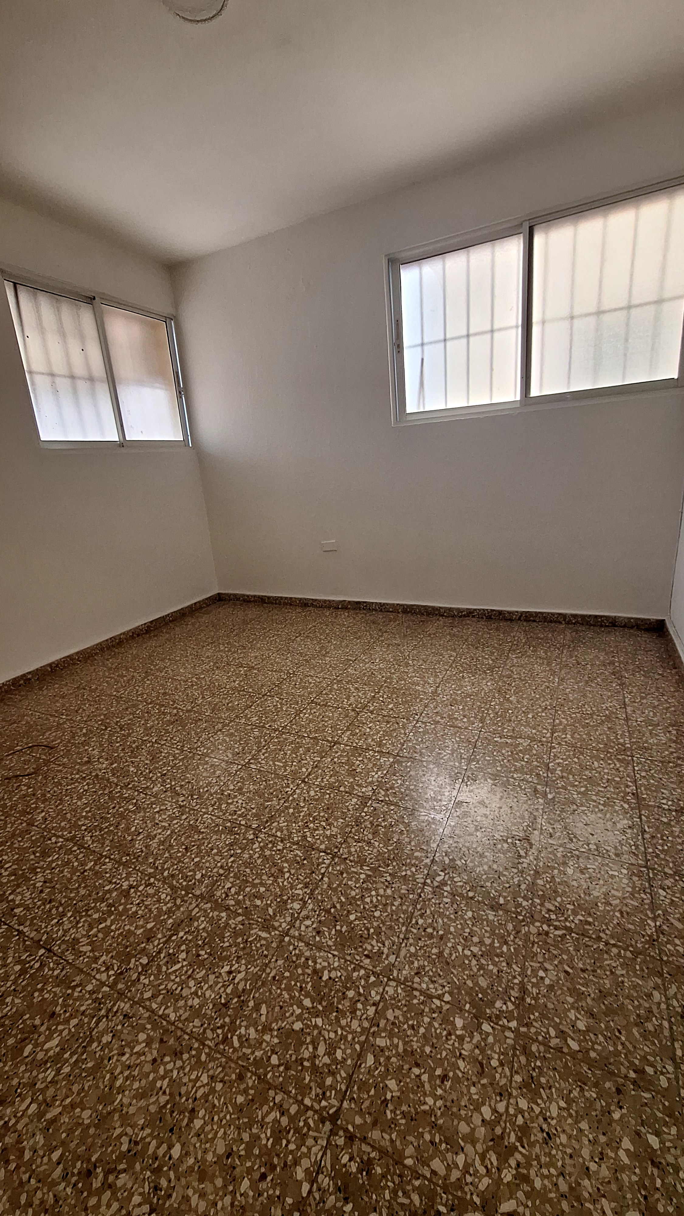 apartamentos - VENDO CENTRICO SEMIREMODELADO 2