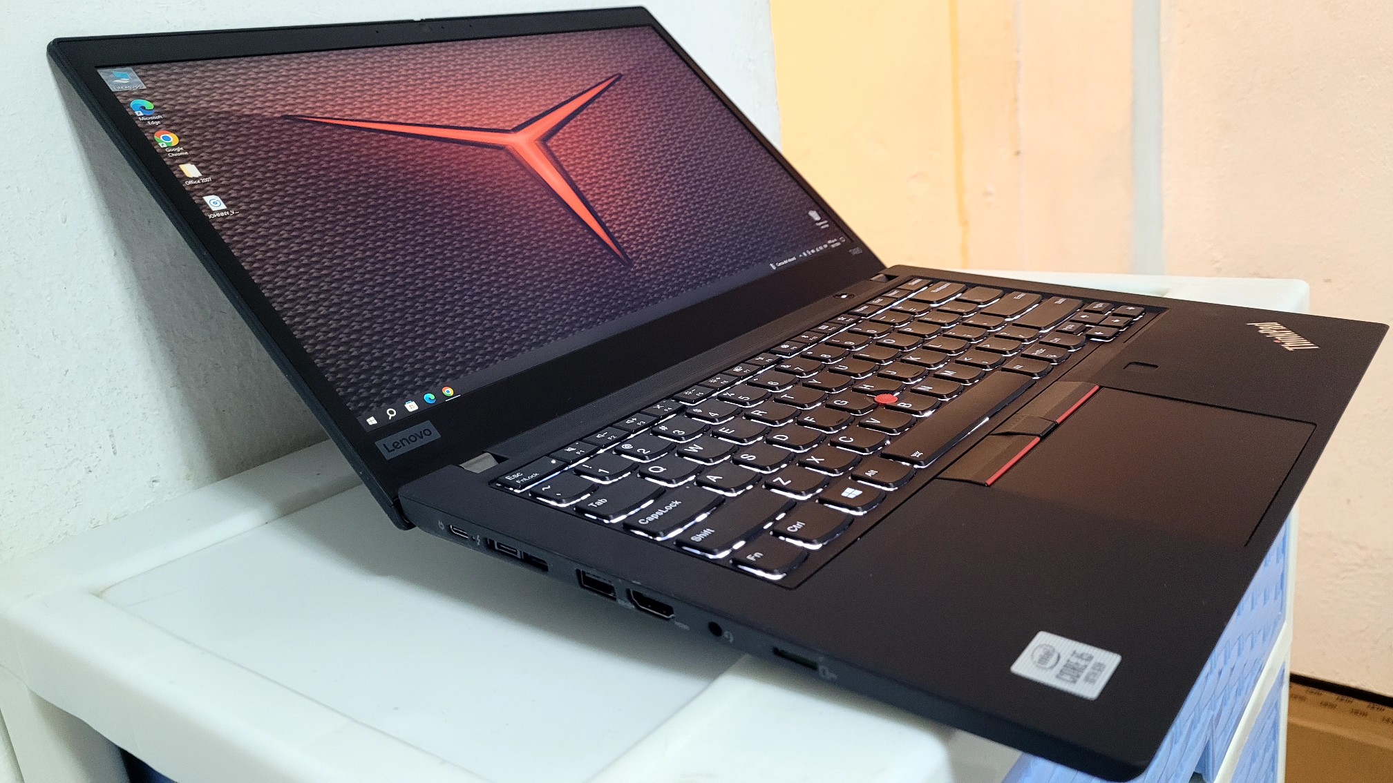 computadoras y laptops - Laptop lenovo T580 17 Pulg Core i5 8va Gen Ram 16gb ddr4 Video 8gb Full 0