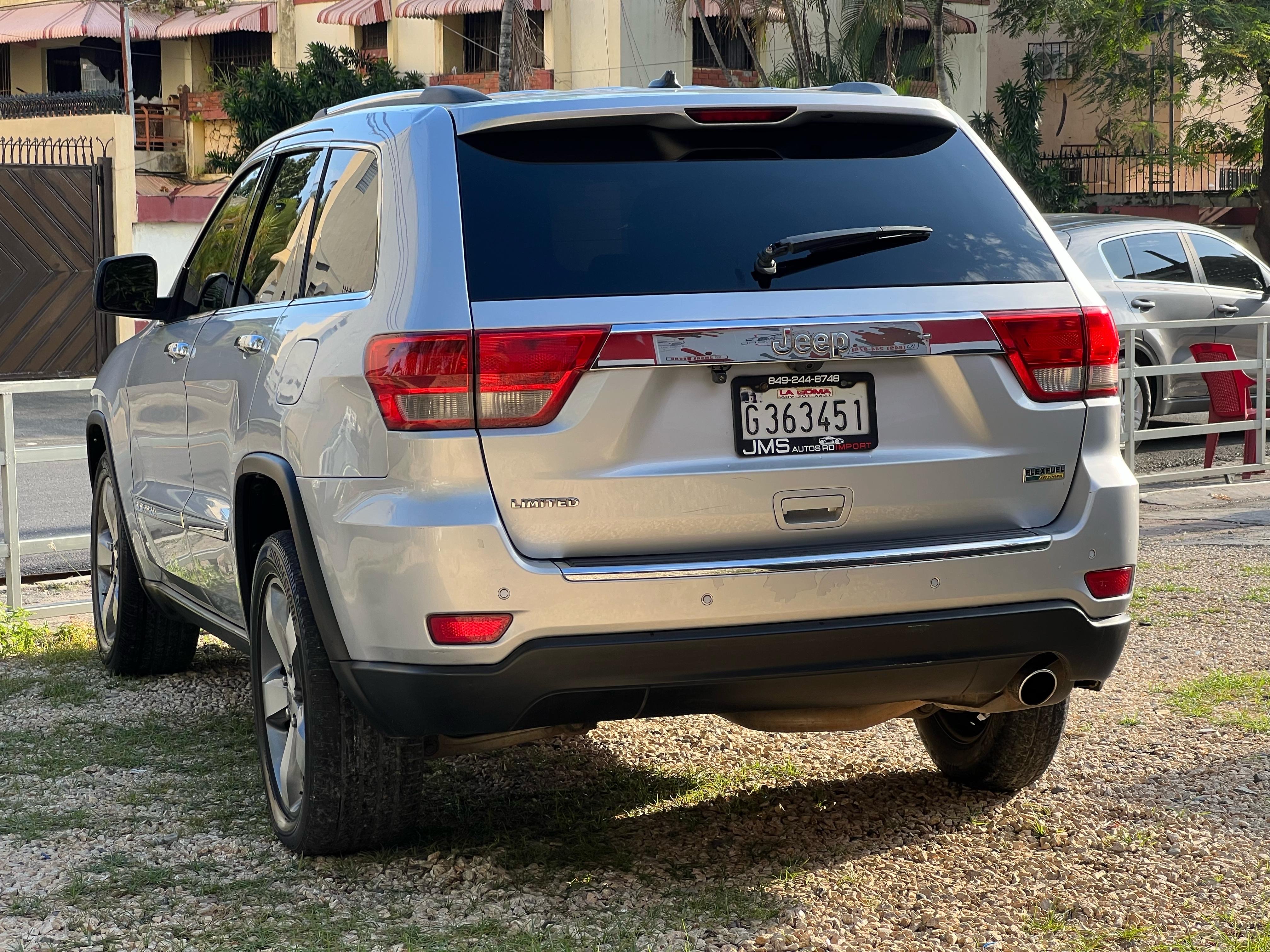 jeepetas y camionetas - JEEP GRAND CHEROKEE LIMITED FULL PANORÁMICA AÑO 2011 4