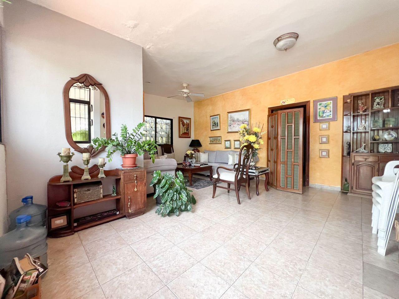 casas - Vendo Independencia, Casa con Potencial para Remodelar RD$ 12,800,000 6