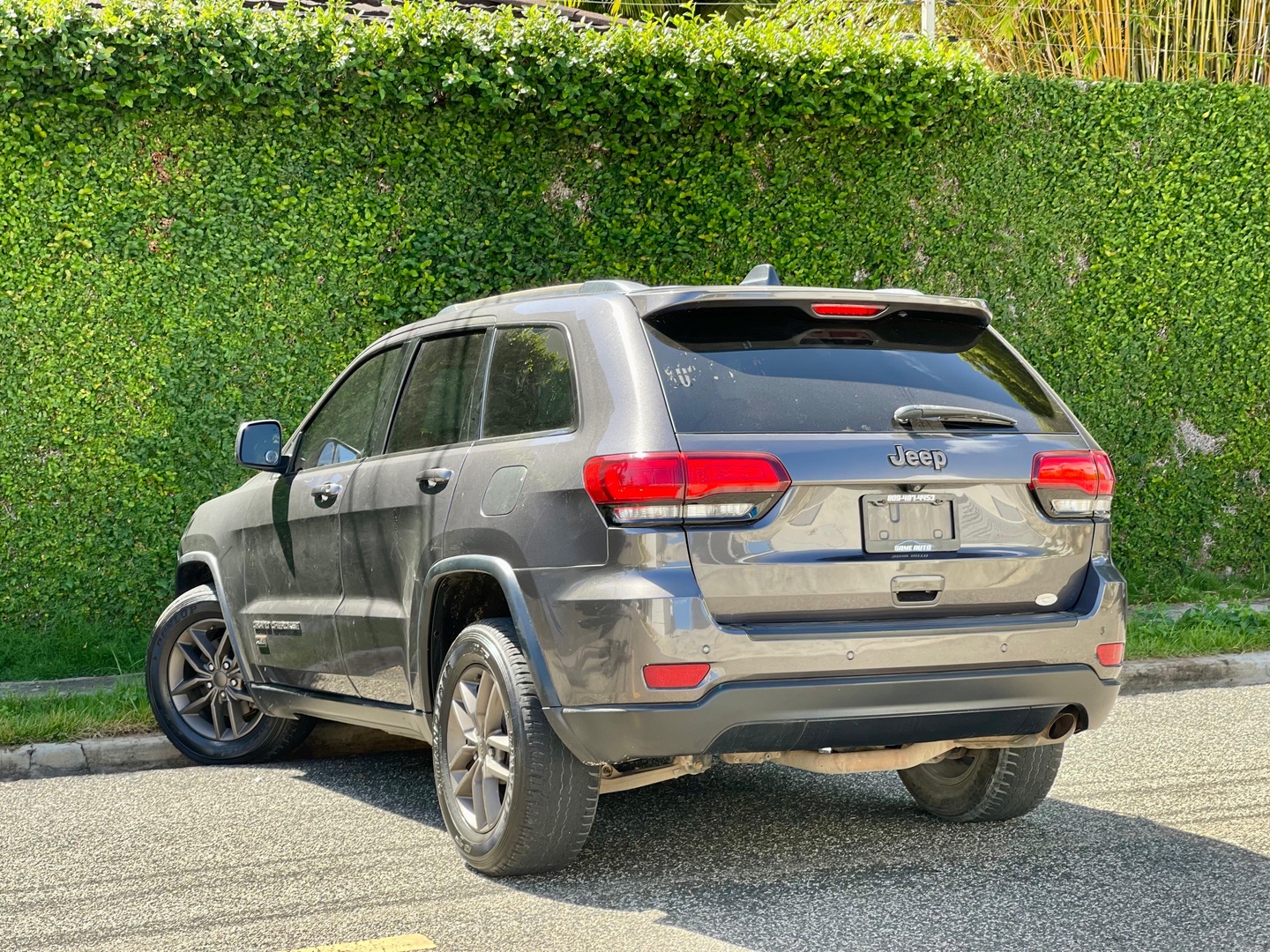 jeepetas y camionetas - Jeep Grand Cherokee Laredo 2017 5