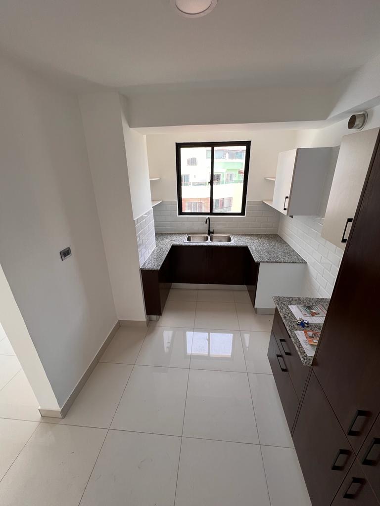 apartamentos - Alquiló renacimiento piso 6 dos hab 2.5 baños dos  7