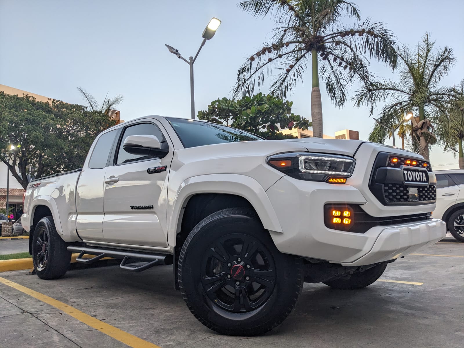 jeepetas y camionetas - Toyota tacoma 2016 v6 4x4 2