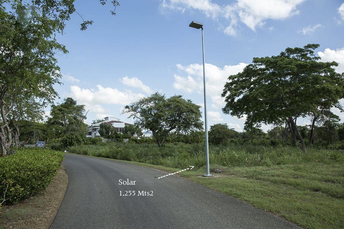 solares y terrenos - Amplio Solar en Juan Dolio dentro de complejo Turístico en pleno desarrollo 8