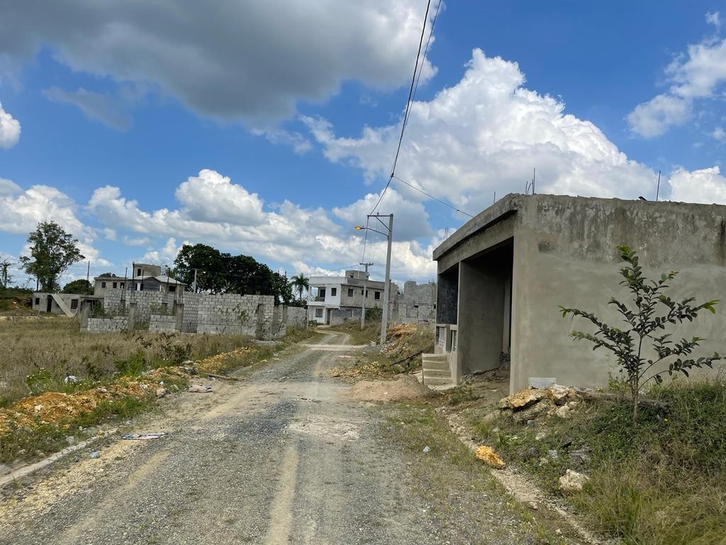 solares y terrenos - vendo  solar de esquina En santo domingo norte, villa mella  2