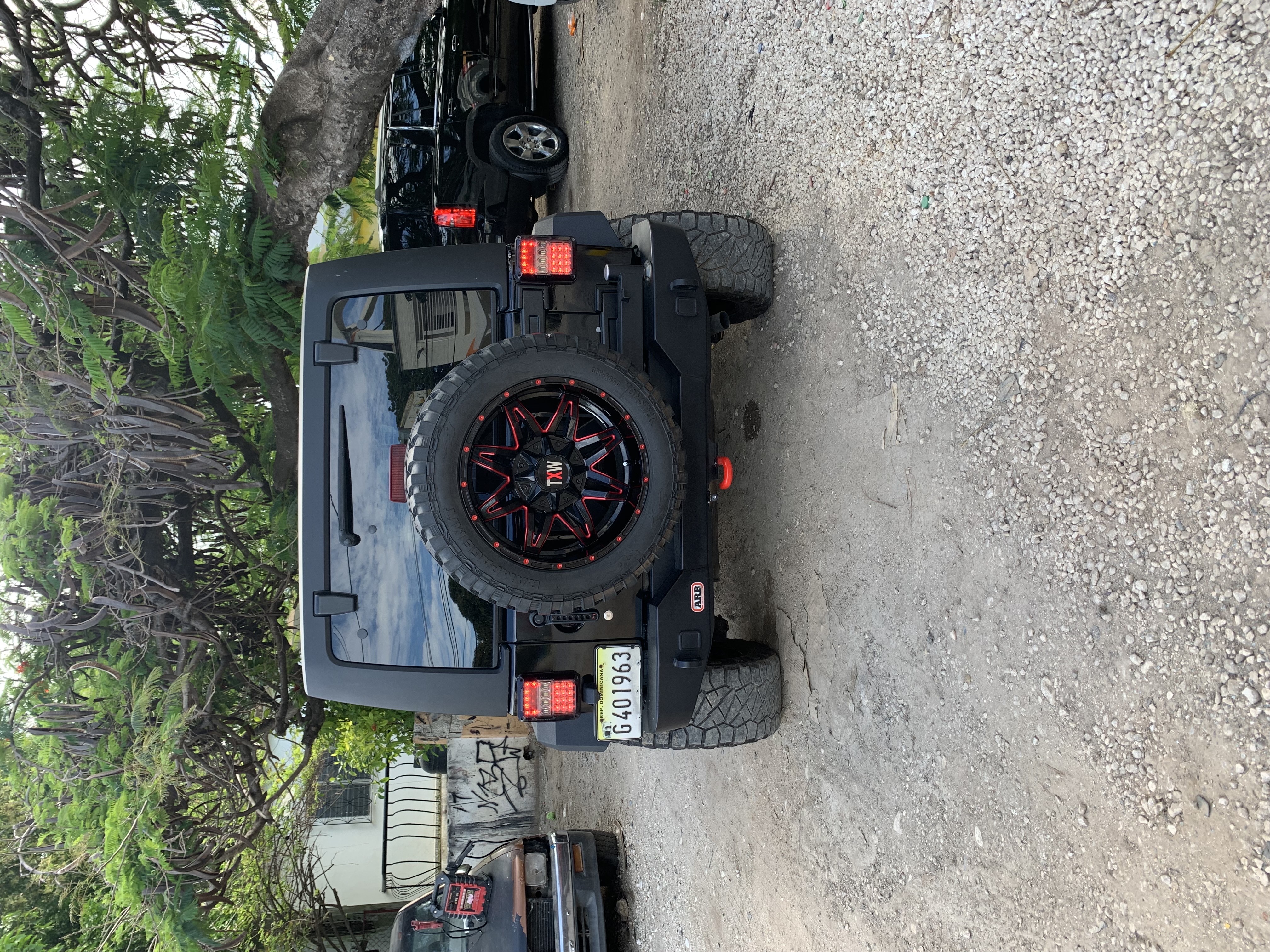 jeepetas y camionetas - Jeep Wrangler Sahara Unlimited 2013 
EXCELENTES CONDICIONES 2