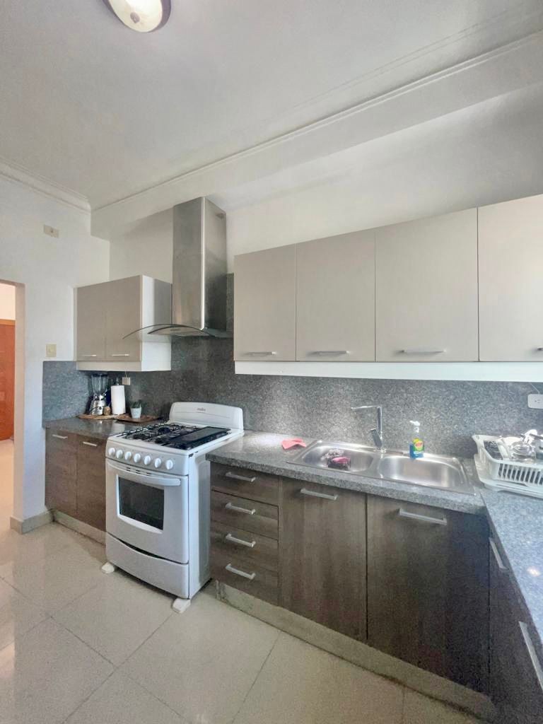 apartamentos - Vendo en Evaristo Apartamento en 2do nivel de torre con excelente ubicación , en 7