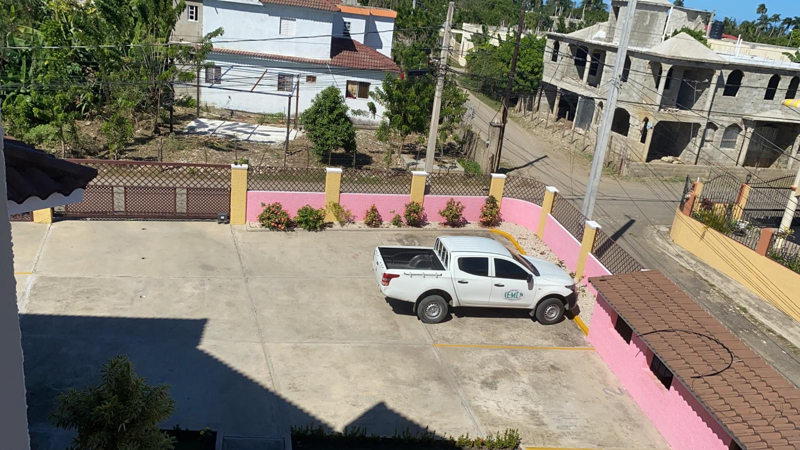 otros inmuebles - Se vende edificio de 6 apartamentos, tres niveles en Muñoz, Puerto Plata. 4