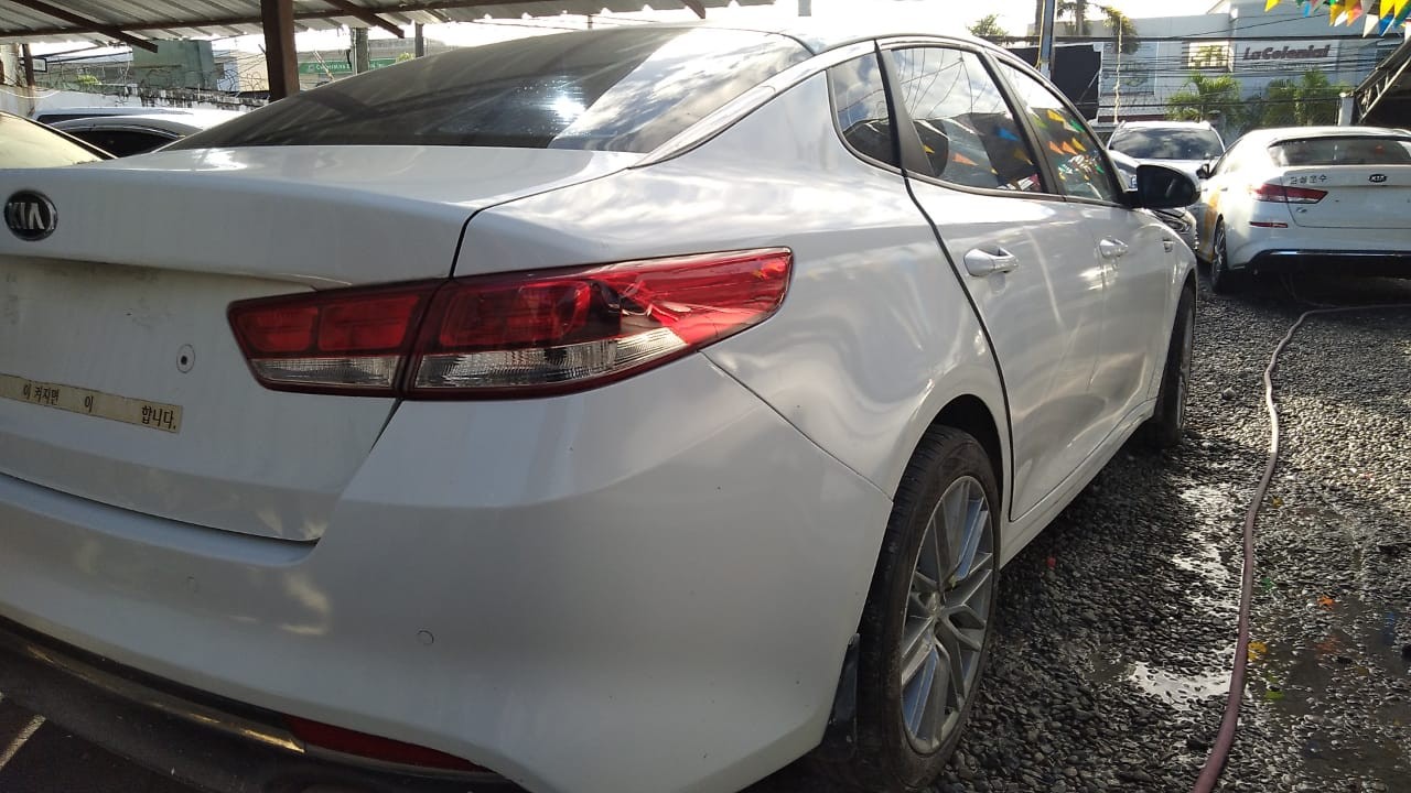 carros - KIA K5 2017 BLANCODESDE: RD$ 690,100.00 5