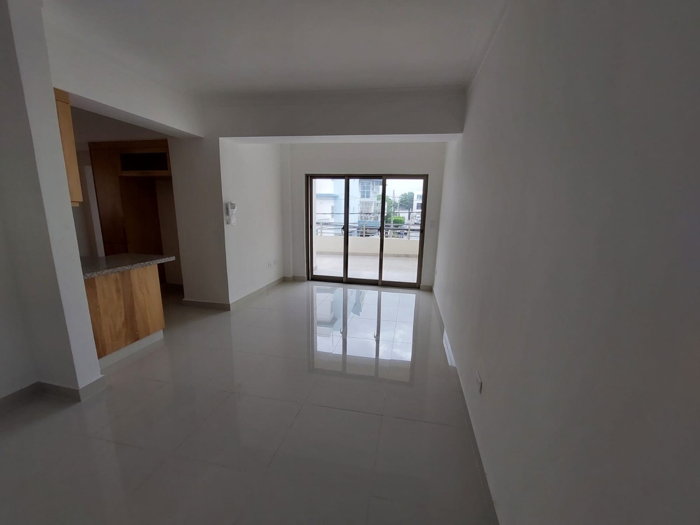 apartamentos - En venta apartamento en Los Prados 2do nivel con terraza.
-145 m2 en titulo
 9