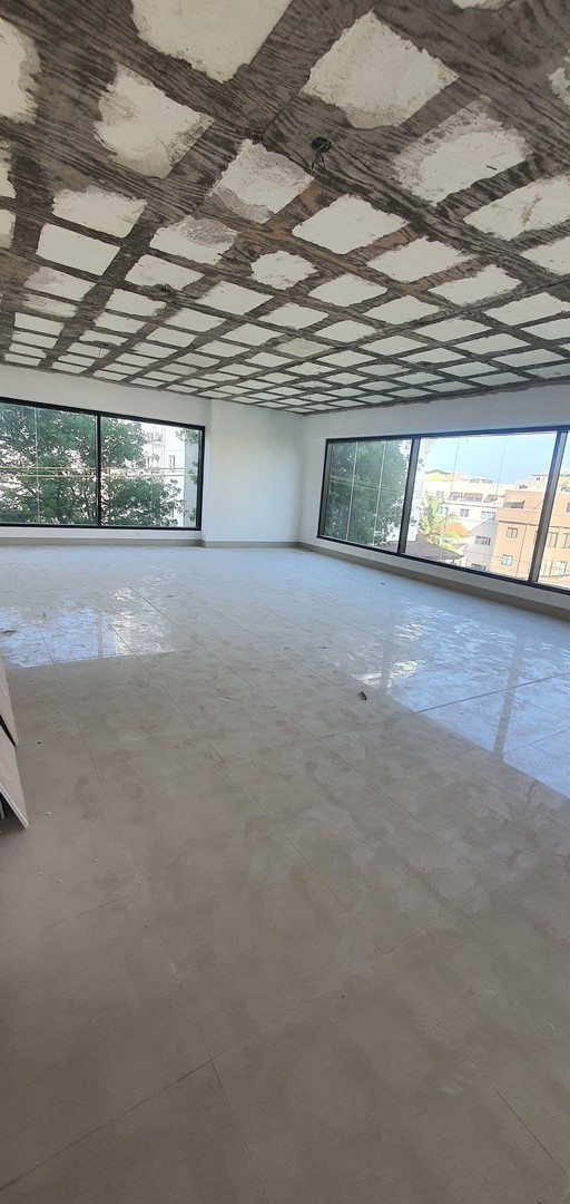 oficinas y locales comerciales - Mirador Sur local comercial 66m2 3er nivel 1 parqueo 0