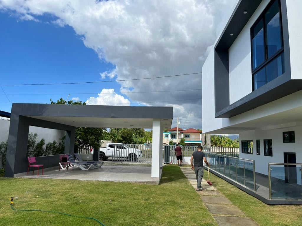 casas - Casa  2 niveles con piscina en Guayabal en santiago de los caballeros  9