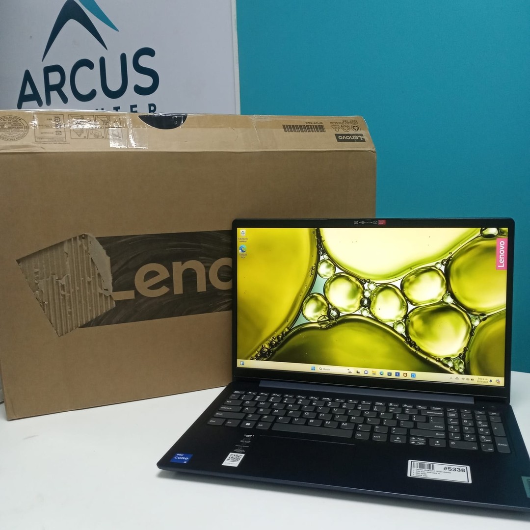 computadoras y laptops - Laptop, Lenovo IdeaPad 3 15ITL6 (touch) / 11th Gen, Intel Core i5 / 8GB DDR4 / 5