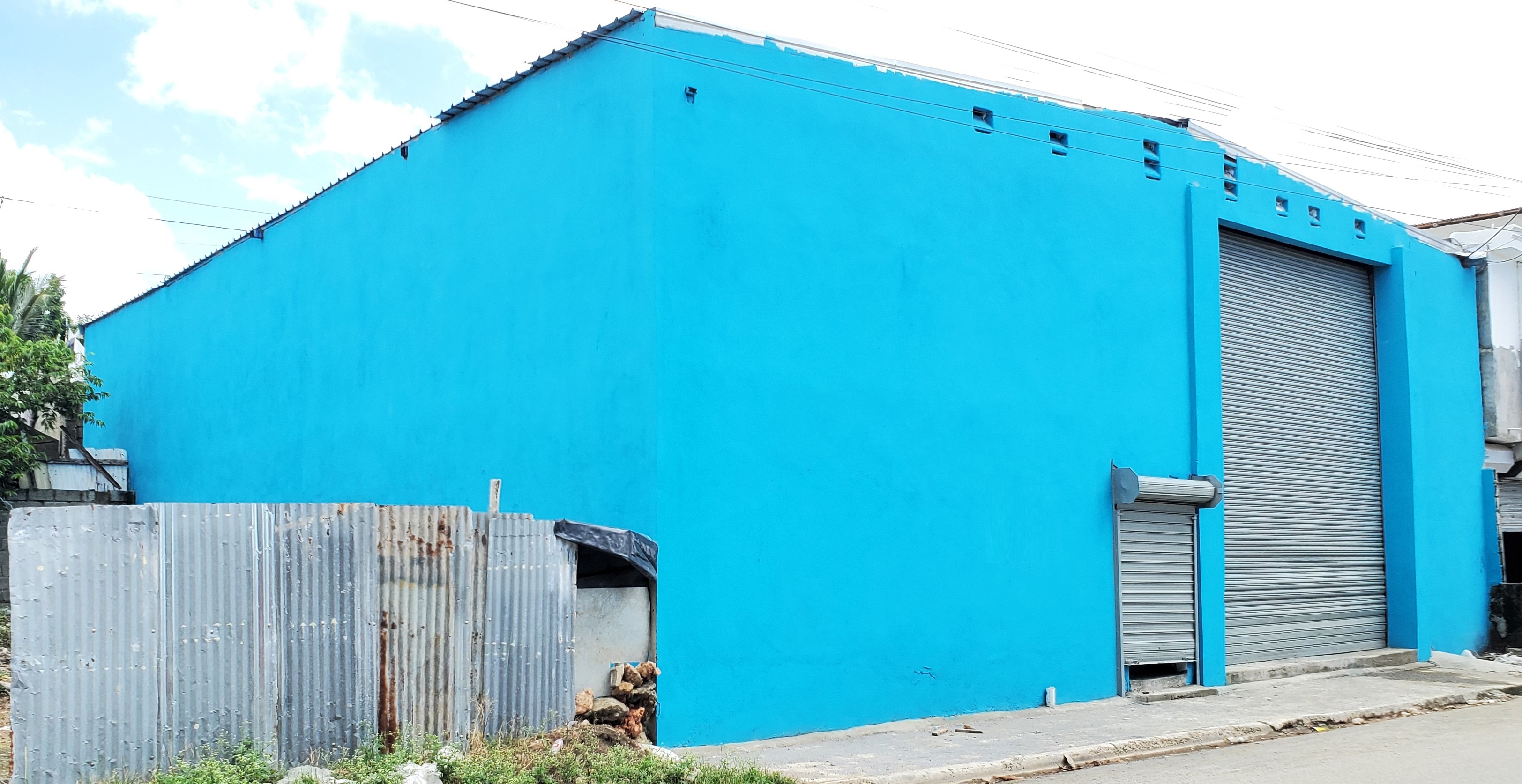 oficinas y locales comerciales - Nave industrial en Urbanización V Centenario, Santo Domingo Este