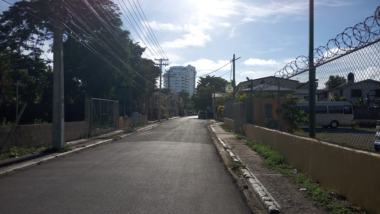 solares y terrenos - Solar en Playa Juan Dolio con 9mil metros Remato 4