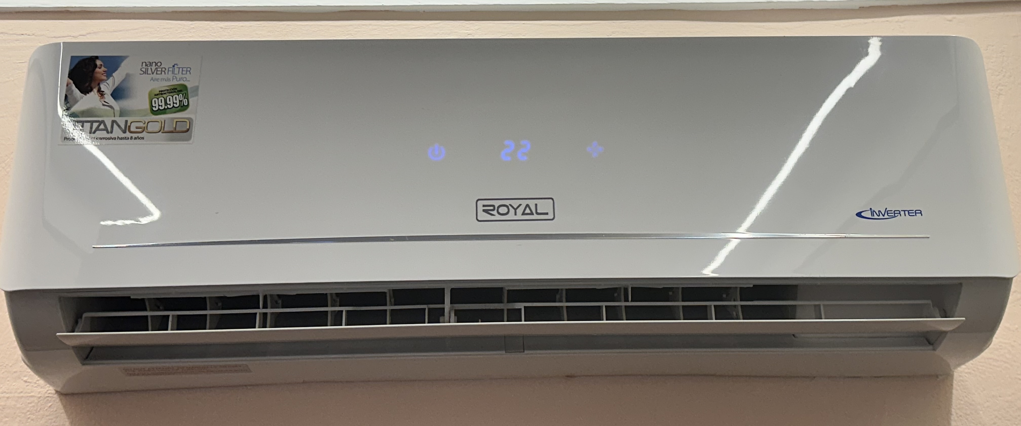 aires acondicionados y abanicos - Vendo Aire Acondicionado Inverter Marca Royal