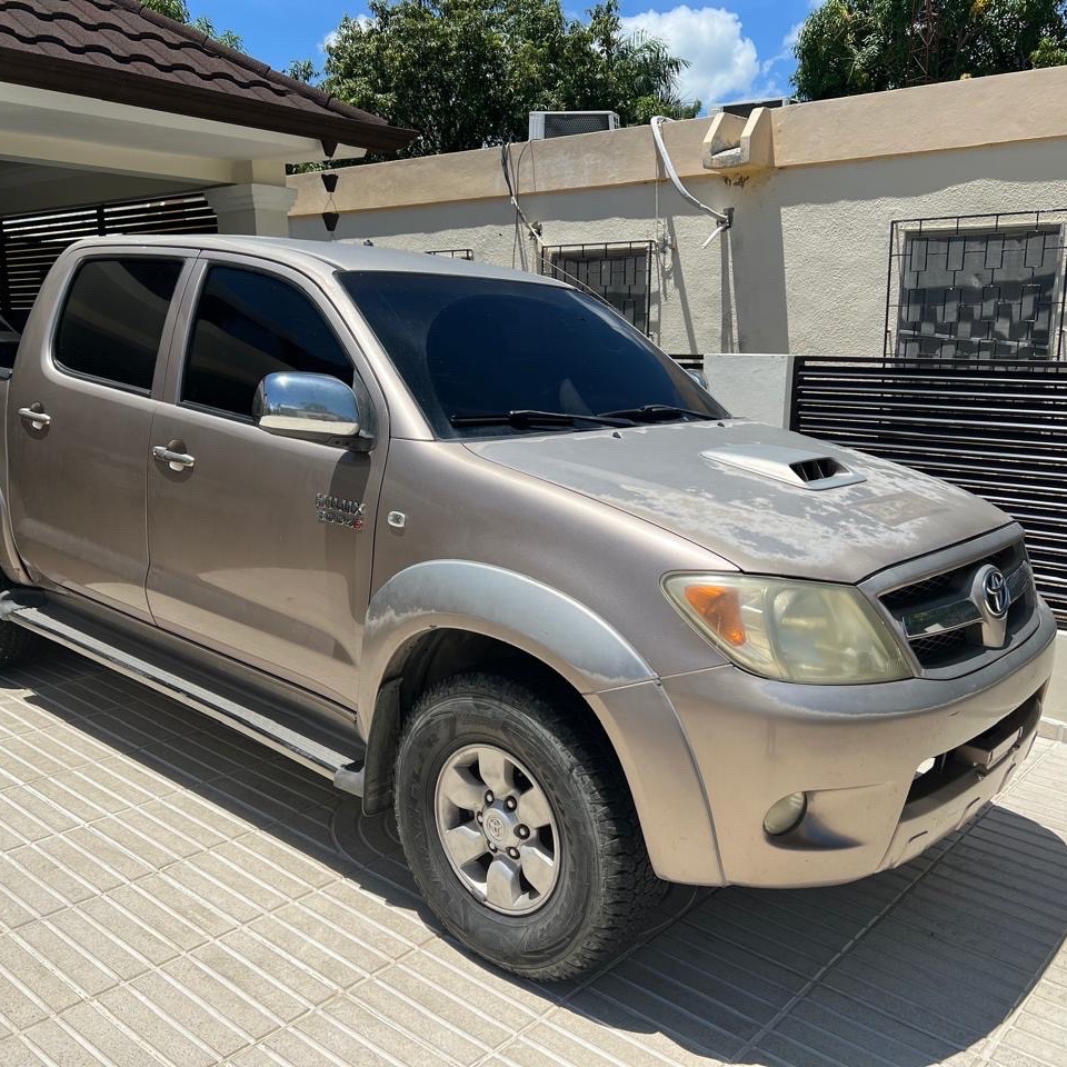 jeepetas y camionetas - TOYOTA HILUX 2006