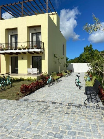 apartamentos - Proyecto en venta Punta Cana  #24-92 un dormitorio, un baño, un puesto.
 3