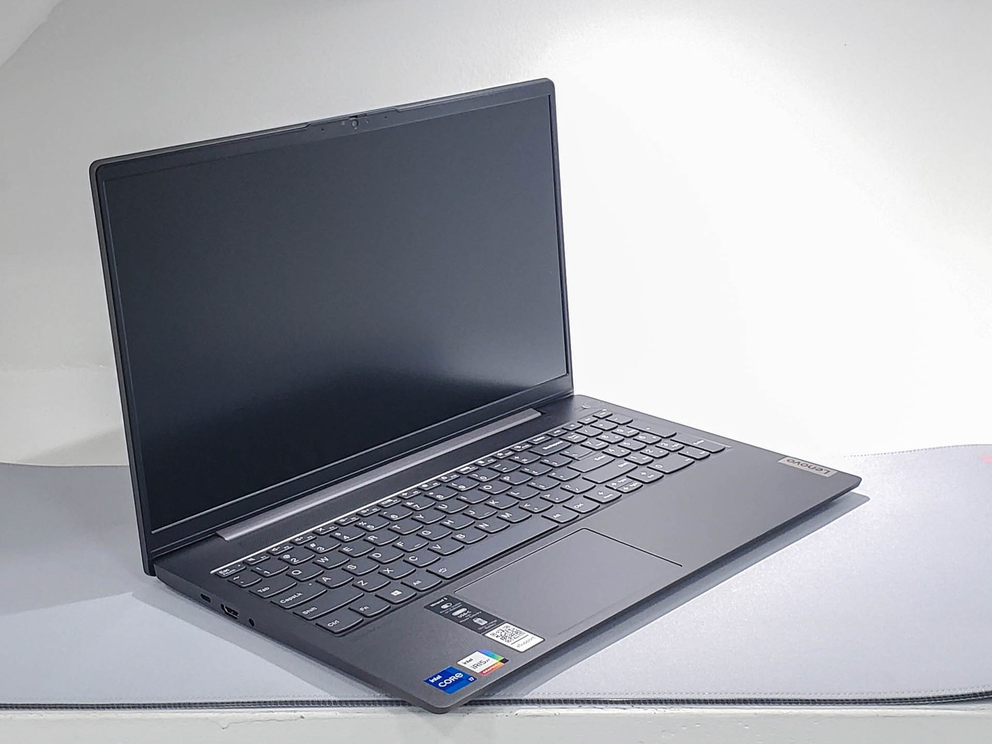 computadoras y laptops - Laptop Lenovo IdeaPad 5 15IAL7/Core i7-1255U/16GB DDR4/512GB SSD NVME/MX 550
