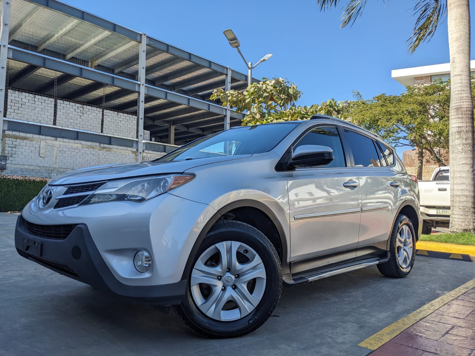 jeepetas y camionetas - Toyota rav4 2015 1