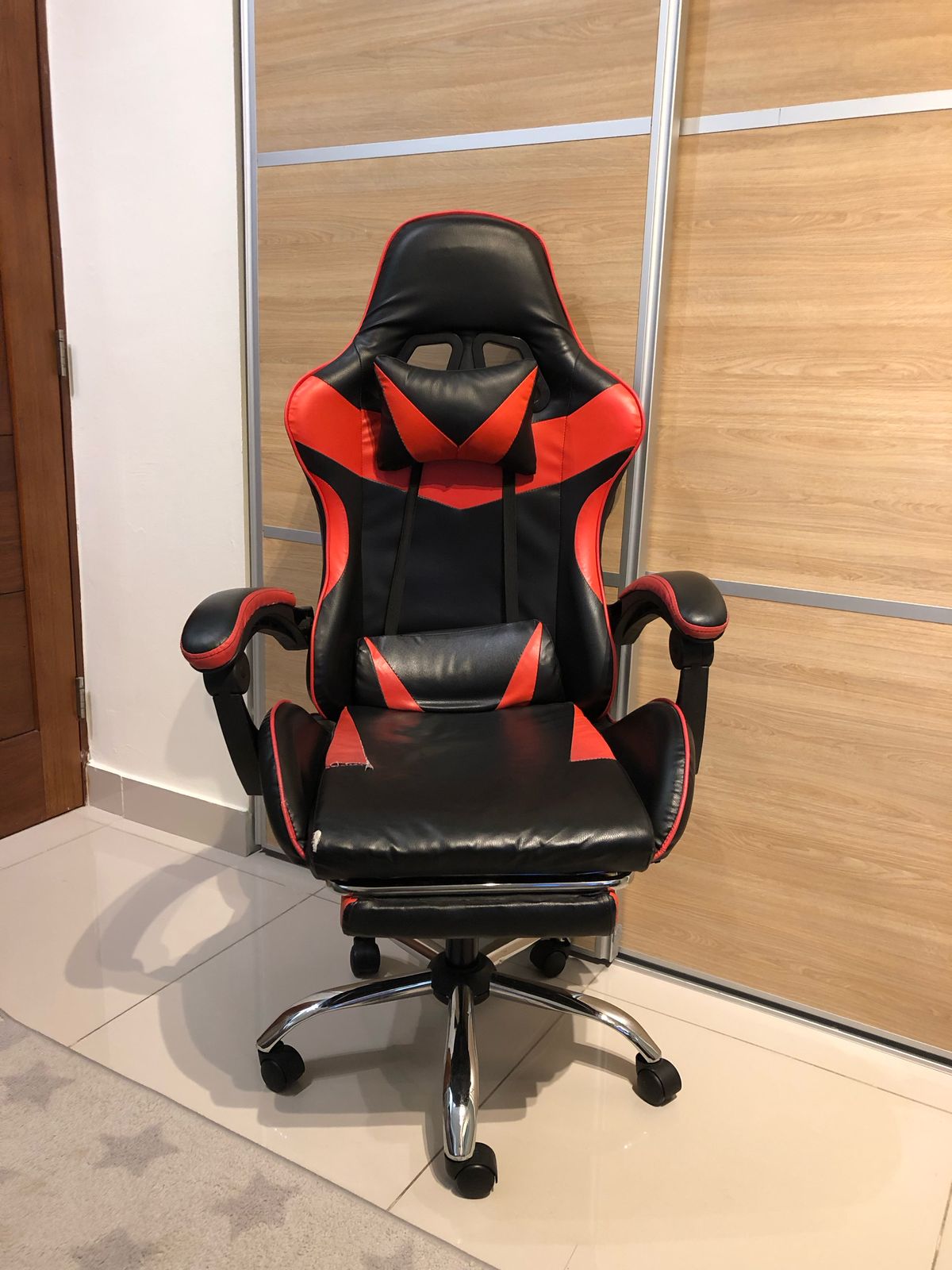 muebles y colchones - SILLA GAMER ROJO Y NEGRO