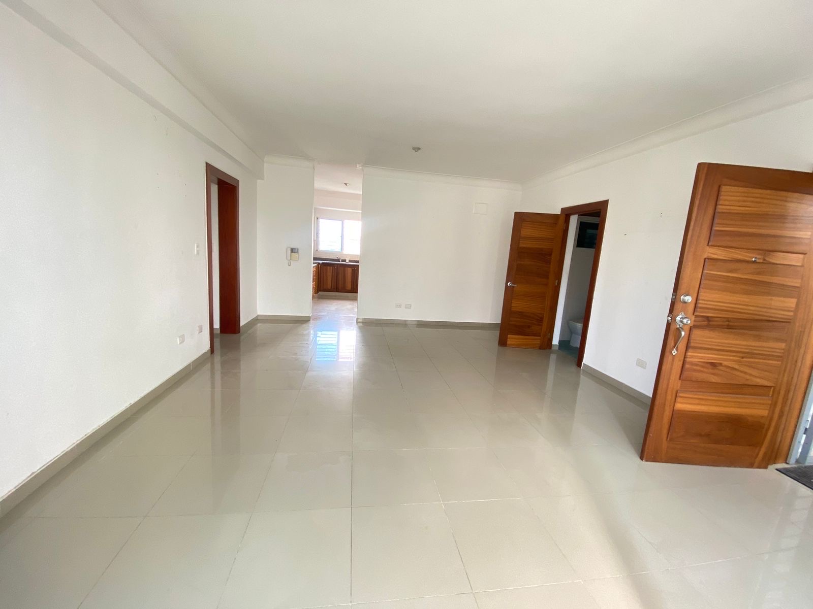 apartamentos - venta de apartamento 6to piso de 134mts Evaristo morales Distrito Nacional  2