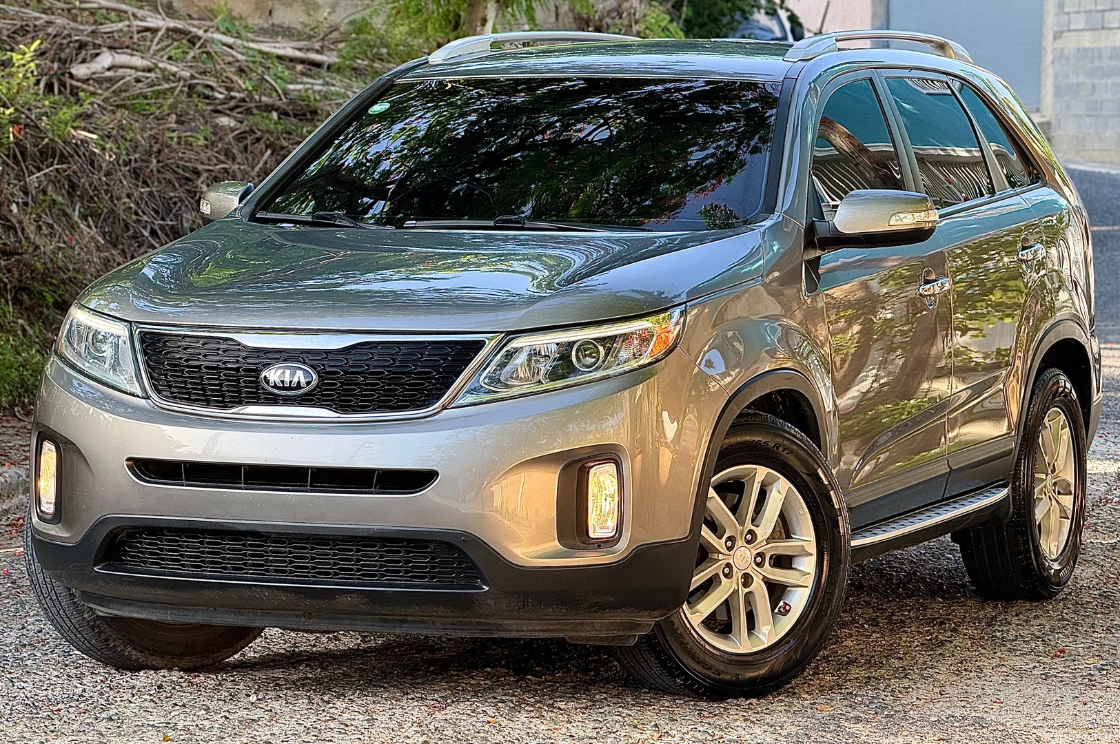 jeepetas y camionetas - Kia Sorento LX 2014 4x2 3 filas De Viamar 