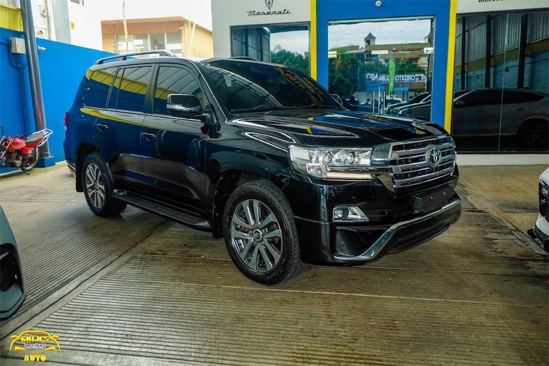 jeepetas y camionetas - Toyota Land Cruiser VXR 2017 Impecable 