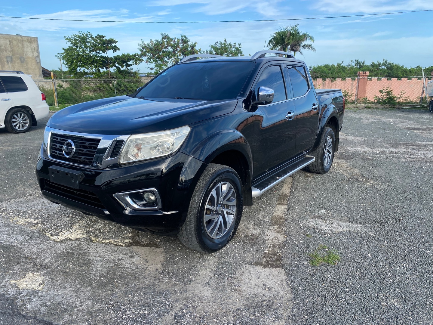 carros - Nissan Frontier np300