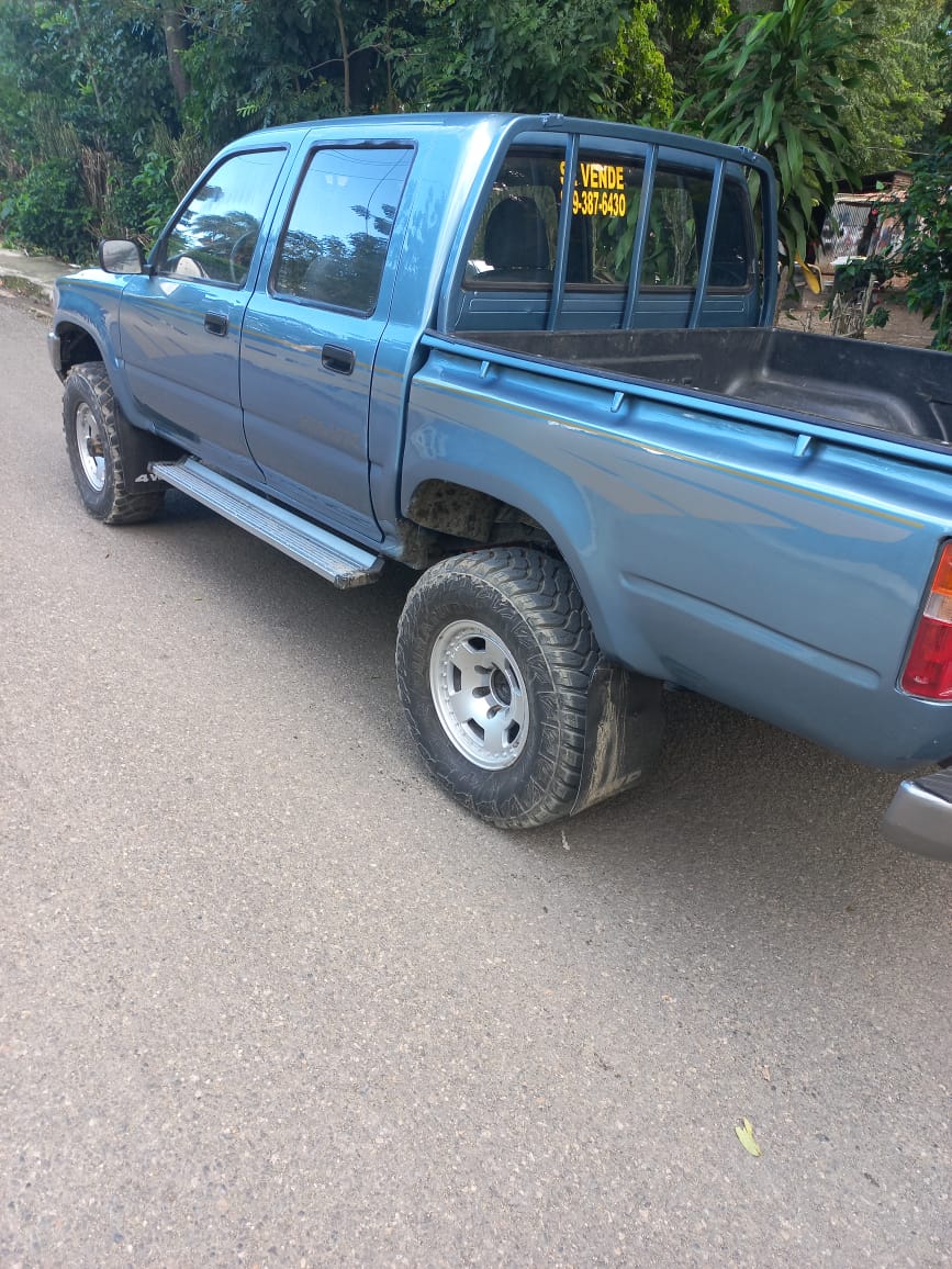 jeepetas y camionetas - Toyota hilux 1990 1