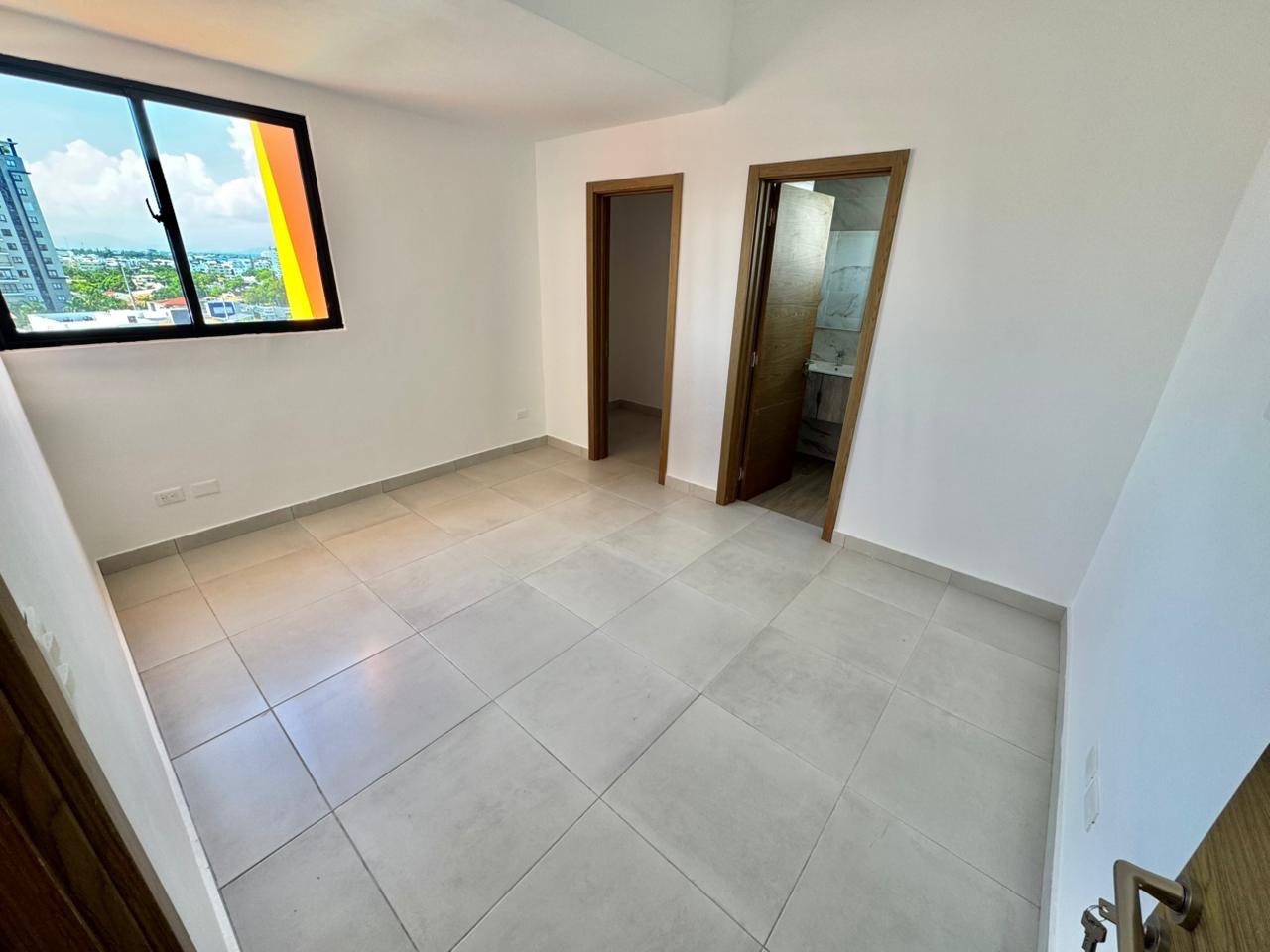 apartamentos - Alquiló millón piso 7 dos hab dos baños parqueo  2