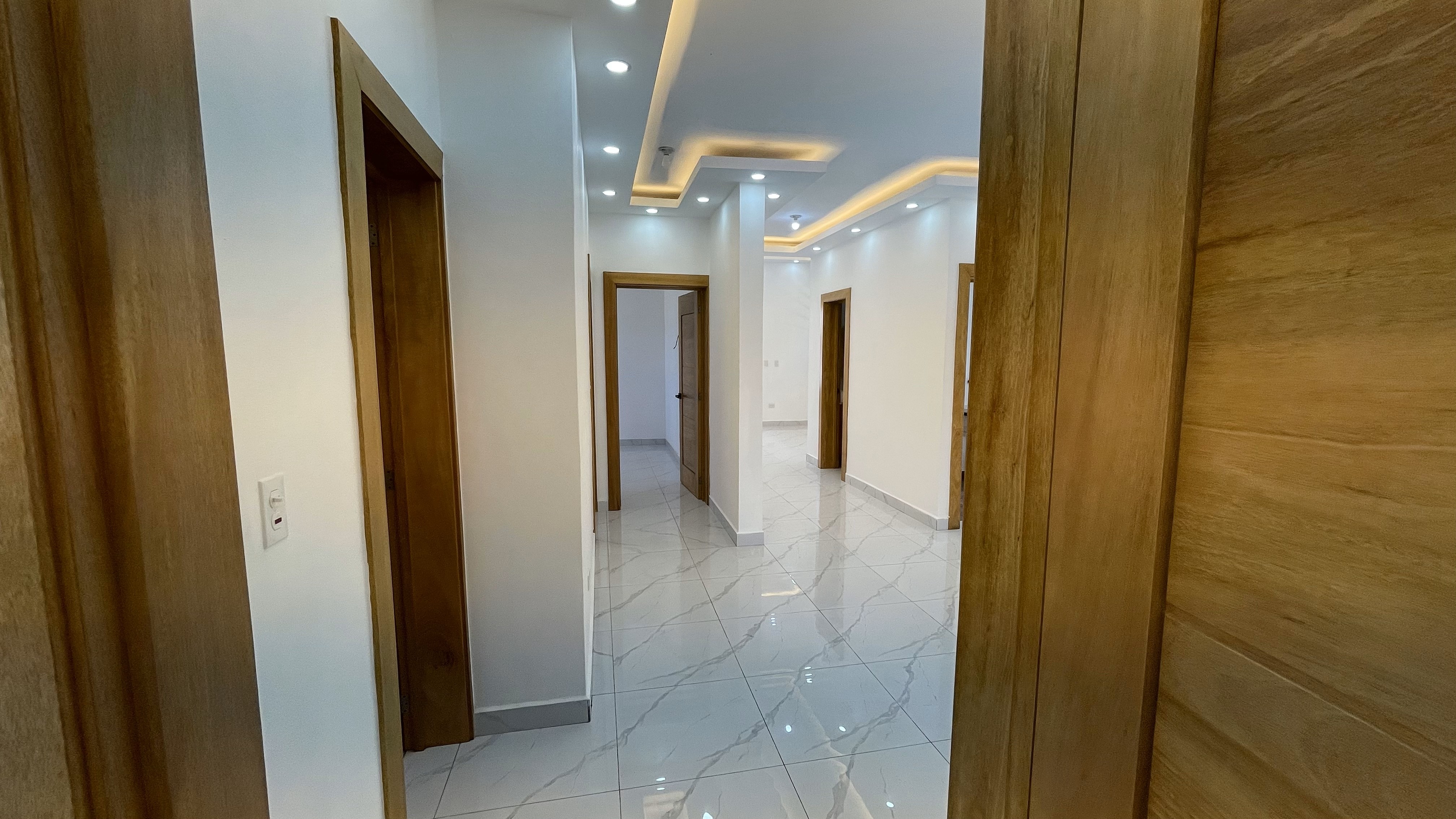 casas - MODERNA CASA EN VENTA EN SANTIAGO. 2