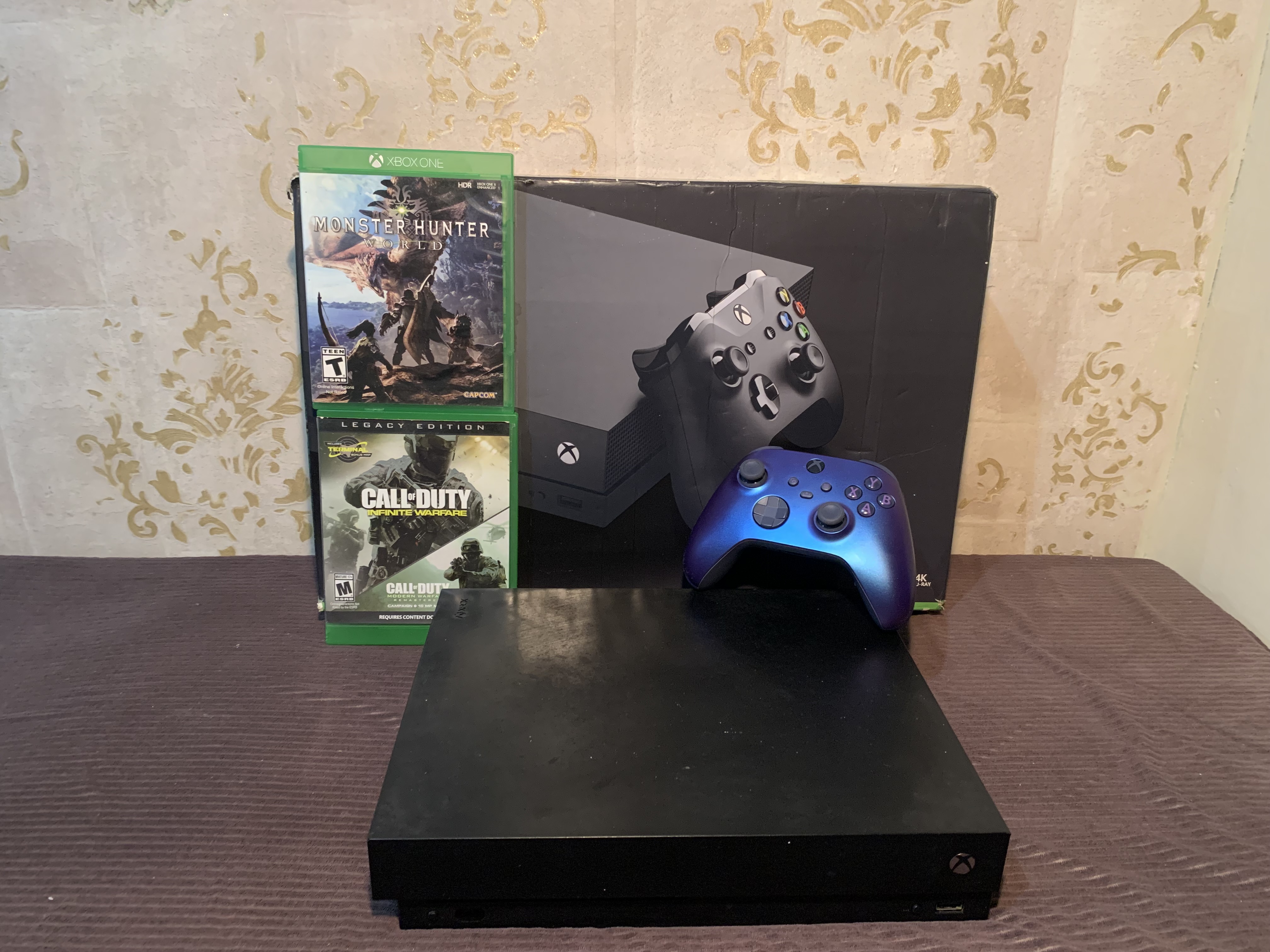 consolas y videojuegos - Xbox One X (Con su caja)