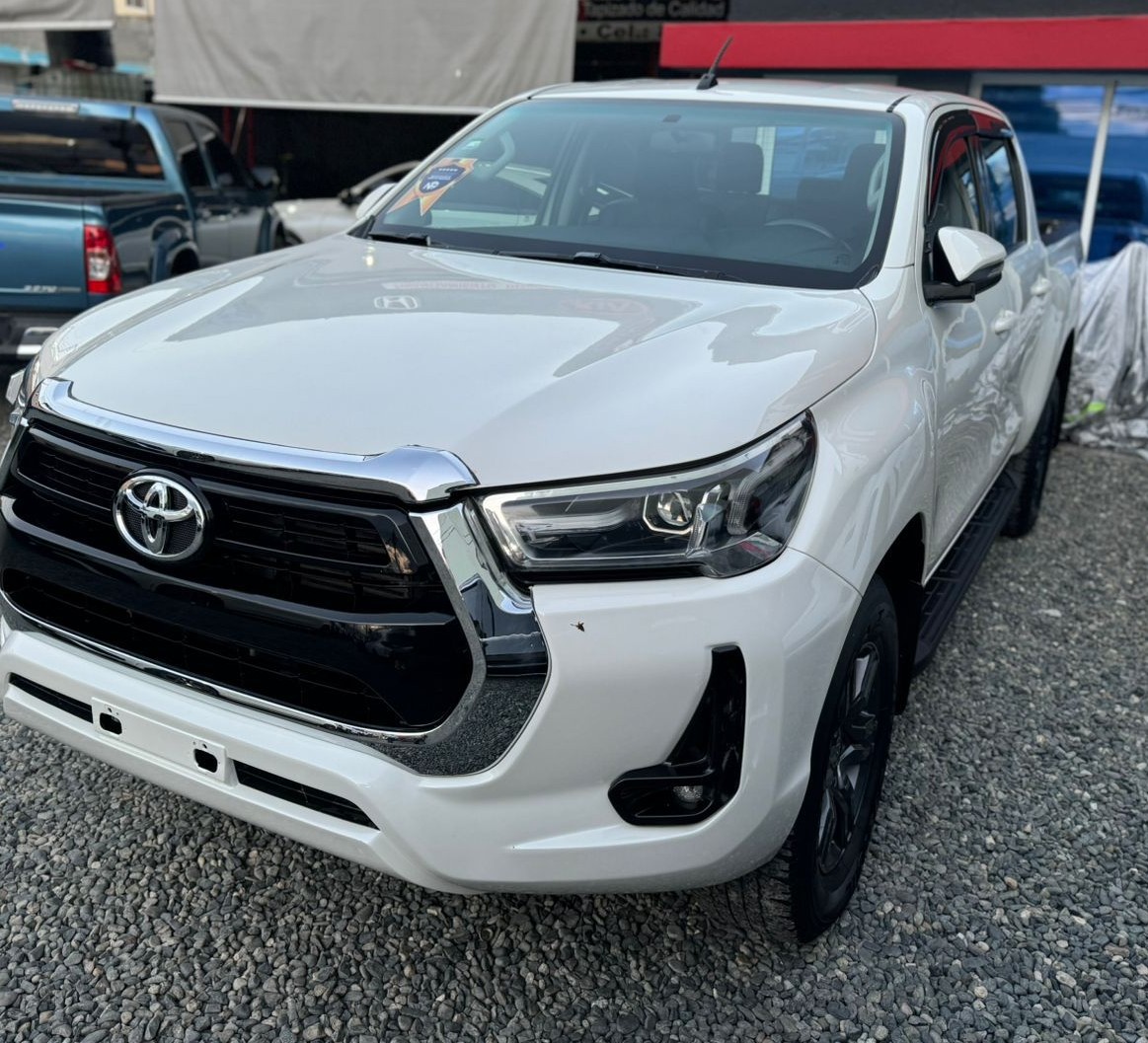 jeepetas y camionetas - Toyota hilux 2019