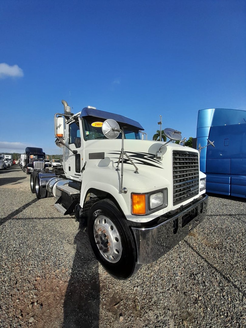 camiones y vehiculos pesados - Mack Pinnacle año 2014 7