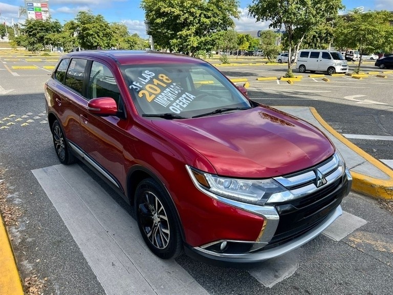 jeepetas y camionetas - 2018 Mitsubishi Outlander SE 3 Filas 