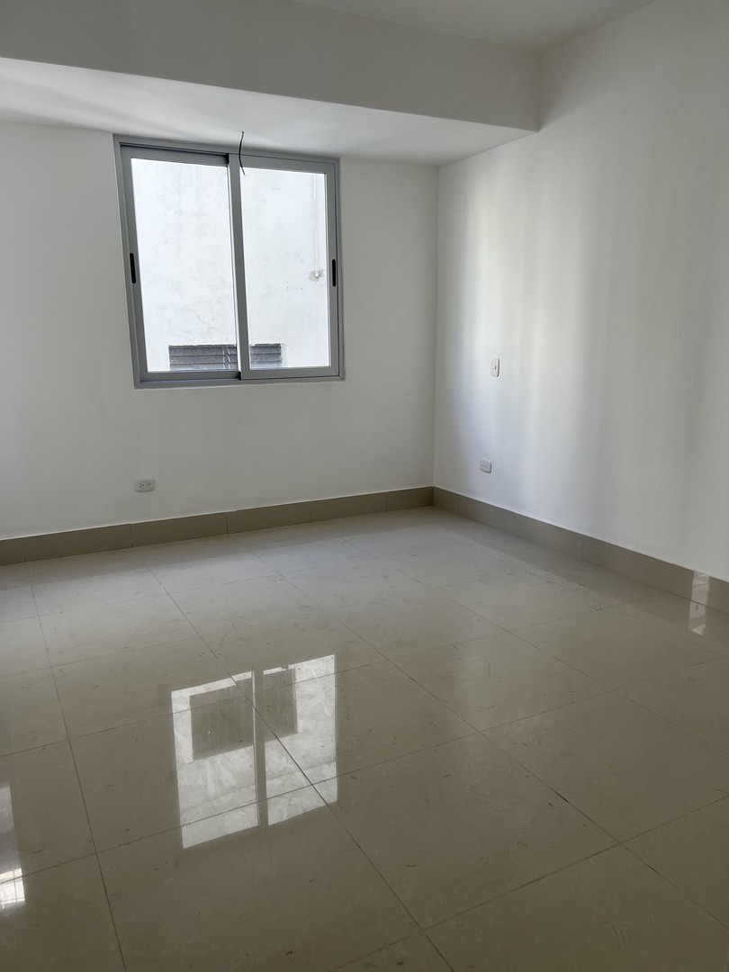 apartamentos - Evaristo Morales 3er piso 2 habitaciones 2.5 baños 2 parqueos balcon 8