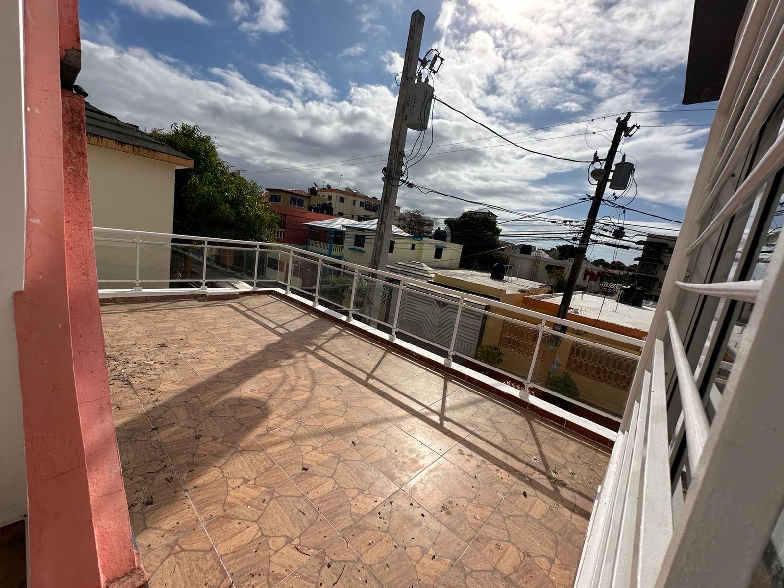 apartamentos - venta de 2do piso con terraza de 199mts en el Italia Santo Domingo este 