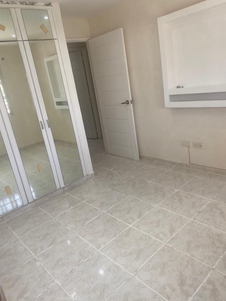 apartamentos - EN Venta Apartamento de 3 en Residencial Cerrado en Santo Domingo Este 4