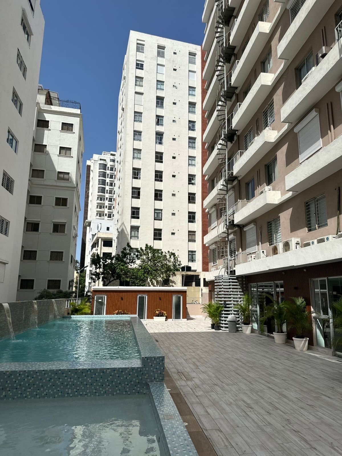 apartamentos - se vende apartamento en el ensanche paraíso Distrito nacional con piscina  1