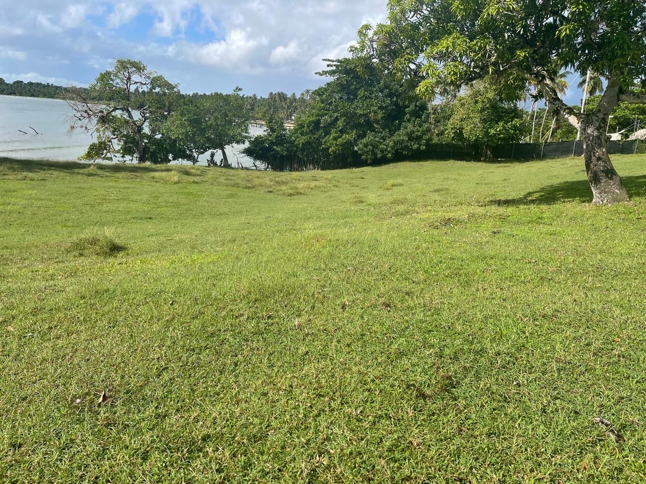 solares y terrenos - se vende terreno de 28,000mts con playa en samana República Dominicana  7