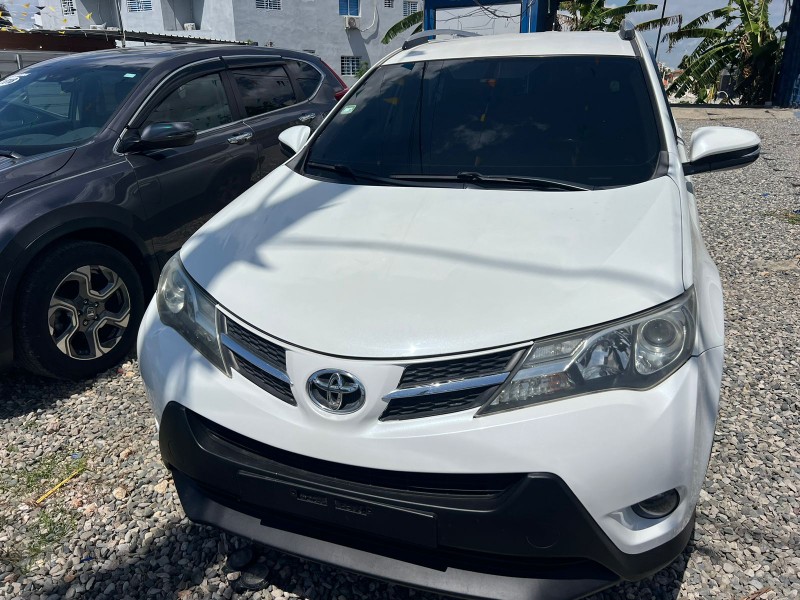 jeepetas y camionetas - Toyota rav4 2015