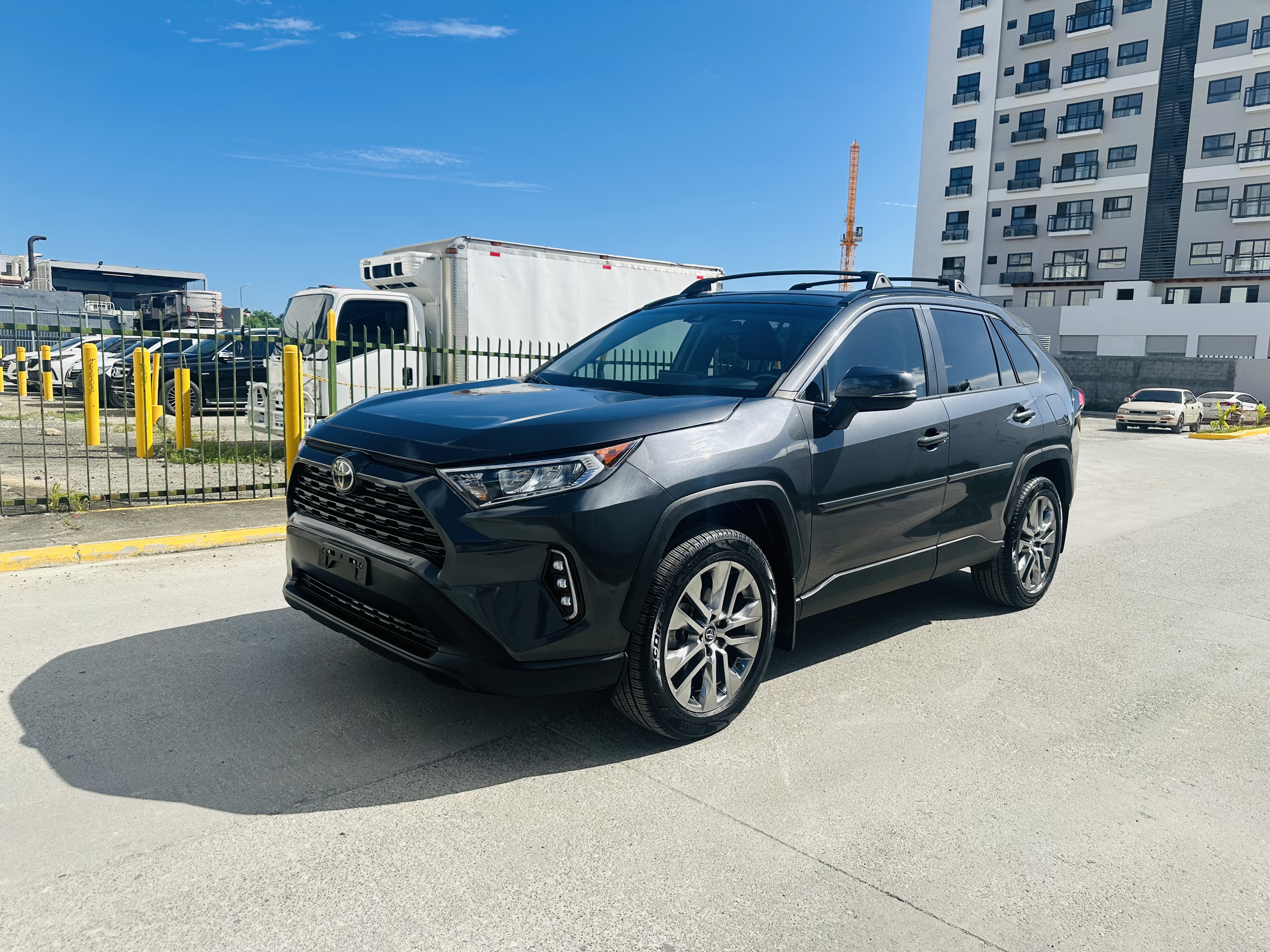 jeepetas y camionetas - TOYOTA RAV4 2019 XLE PREMIUM 3