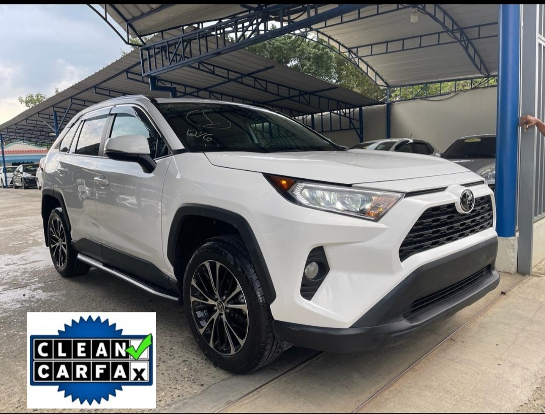 jeepetas y camionetas - 2021 Toyota Rav4 XLE Premium 4x4 